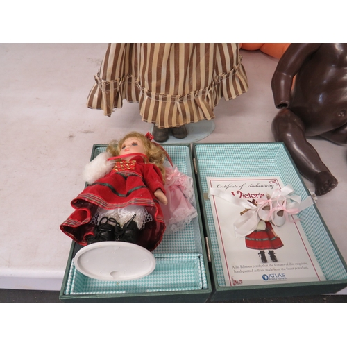 422 - Assortment of vintage dolls