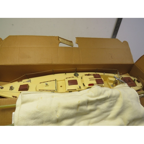 428 - Vintage Triang 24