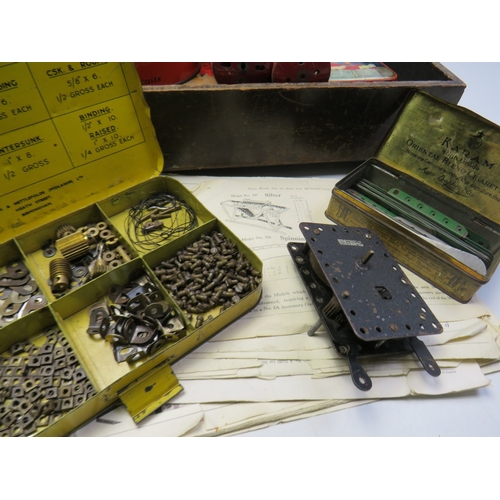 440 - Job lot of assorted meccano parts