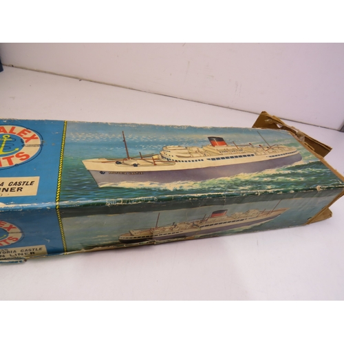 448 - Boxed Scaelex boat - 433S R.M.S. Pretoria Castle Ocean Liner