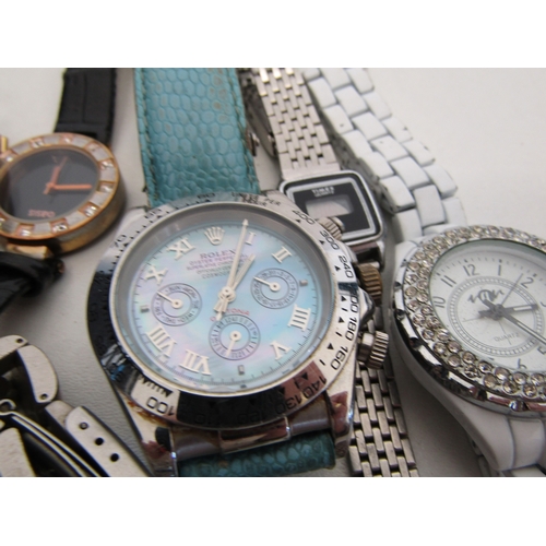 68 - Assorted watches.