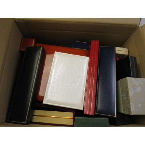 541 - Job lot of assorted jewellery boxes