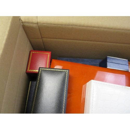 541 - Job lot of assorted jewellery boxes