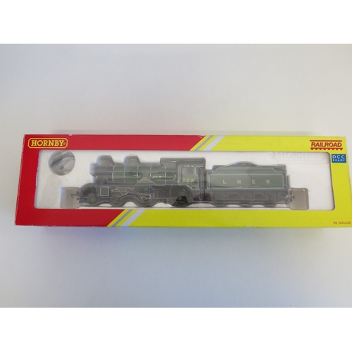 43 - Hornby boxed model railway train