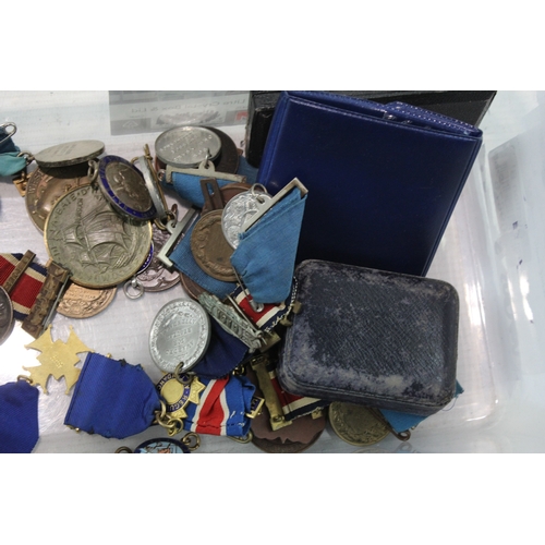 459 - Schooling, Politics & Union Medals & Medallions Inc Unions Of Conservatives Etc