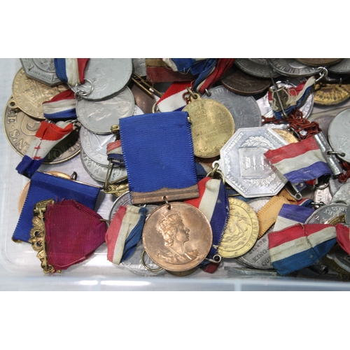 460 - Royal Commemorative Medal & Medallion Lot Inc Jubilee, Coronation G1 Antique Etc