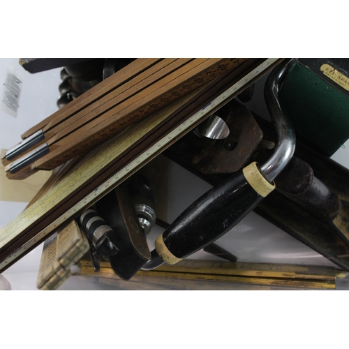 464 - Antique Vintage Collectables Inc Metal Tools, Rulers, & Working Equipment