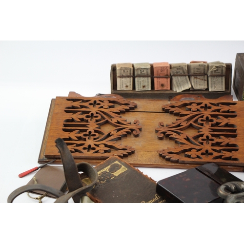 474 - Desk Antique Vintage Collectables Picture Frames Painting Ect