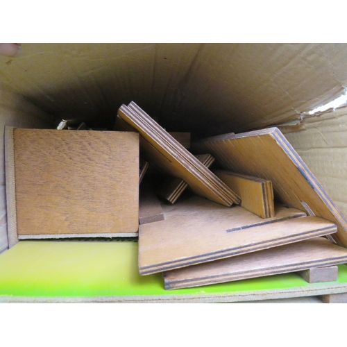 653 - Boxed Joytoys wooden fort