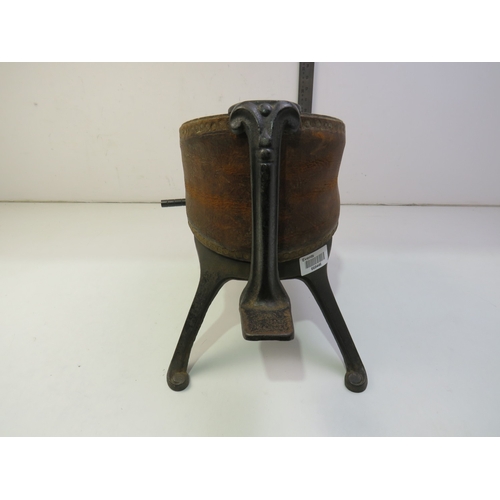 654 - Antique Fletcher Russell & Co. footpump