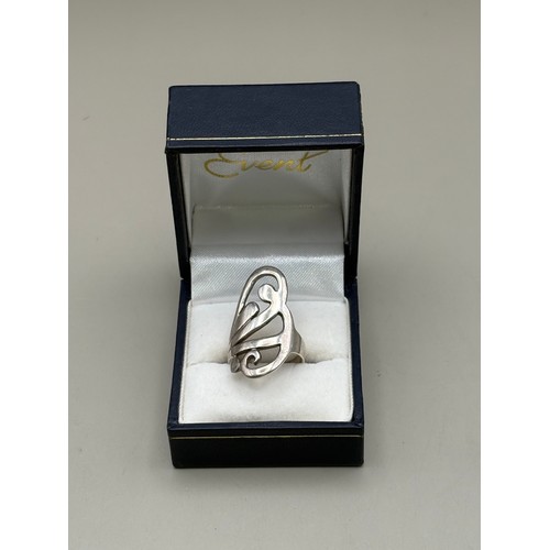 151P - Decorative silver ring