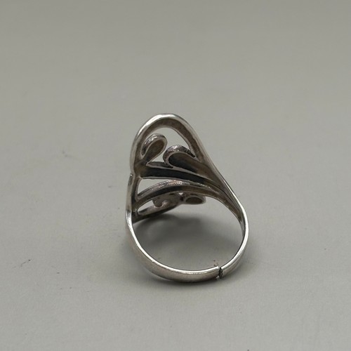 151P - Decorative silver ring