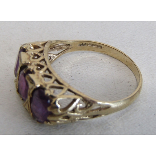 20E - Vintage 9ct gold Amethyst trilogy ring size P, weight 3g.