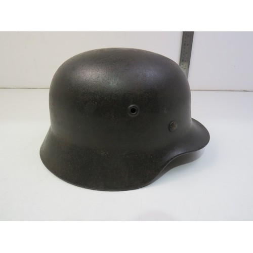 179 - Original WWII German Luftwaffe single decal M40 helmet marked on the inside with liner