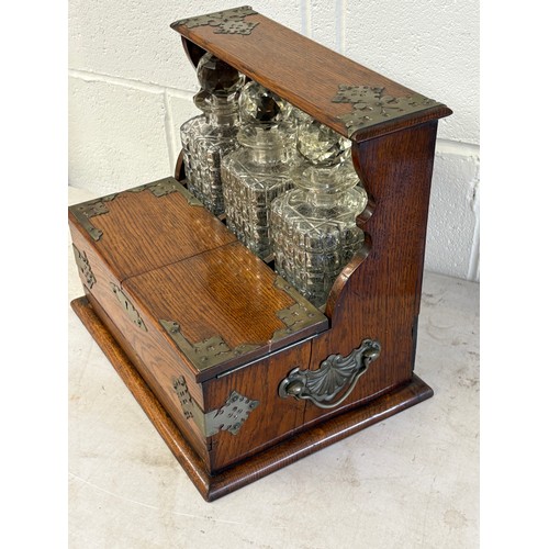 339V - Antique oak tantalus