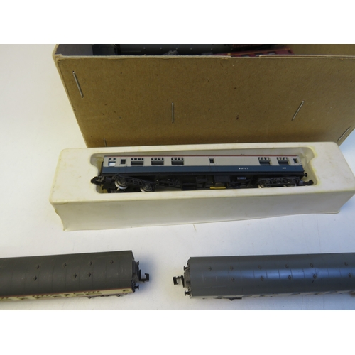 433 - Job lot of model train engines and carriages loose and boxed.
