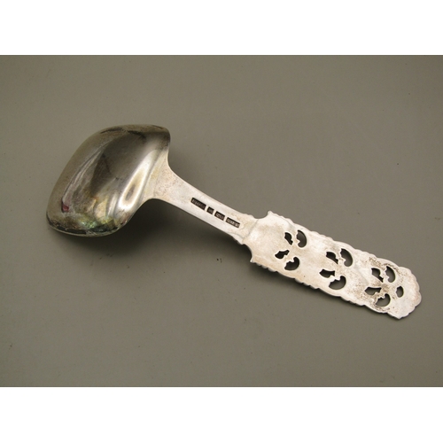 25 - 830 Silver caddy spoon