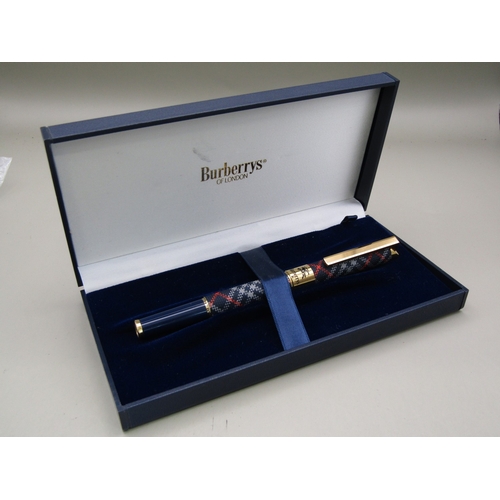 30 - Burberry fountain pen in case