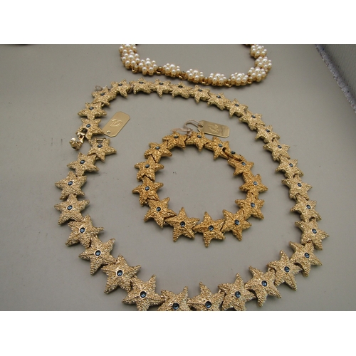 34 - Lot of quality costume jewellery