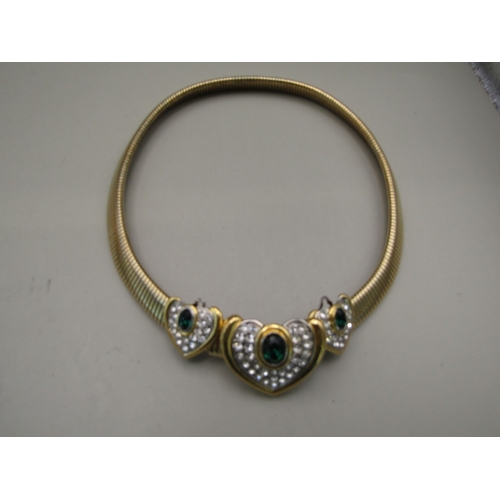 34 - Lot of quality costume jewellery