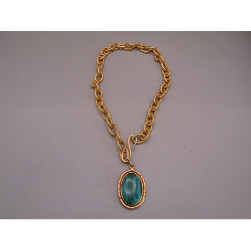 34 - Lot of quality costume jewellery