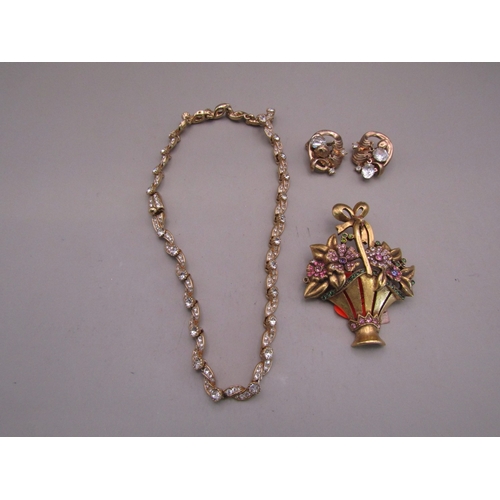 34 - Lot of quality costume jewellery