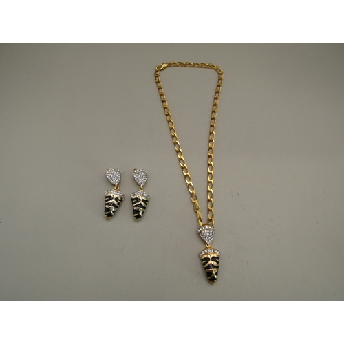 34 - Lot of quality costume jewellery