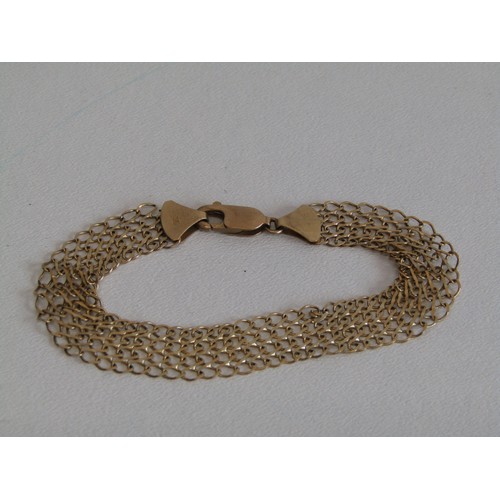 206 - 9ct gold mesh bracelet 7.5