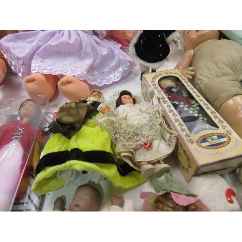 437 - Job lot of assorted dolls