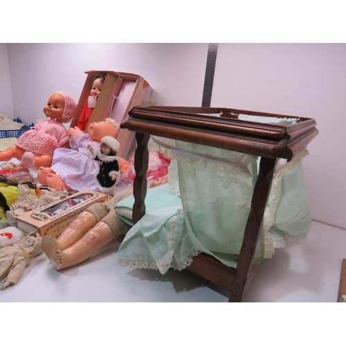 437 - Job lot of assorted dolls