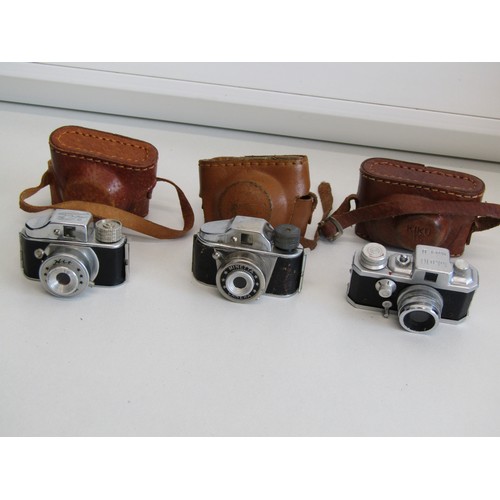 48 - Miniature Minetta camera