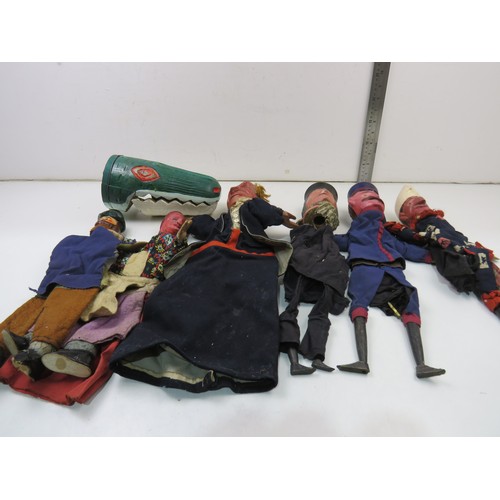 7 - Lot of vintage puppets