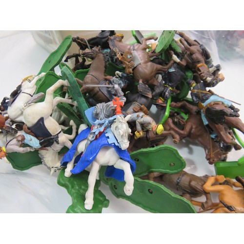 59 - Job lot of vintage Britains toys, figures, vehicles etc.