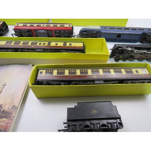 58 - Job lot of Triang loose, boxed and power supply