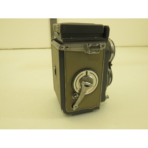 34 - Yashica camera
