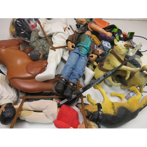 59 - Action dolls and horse stable with horse