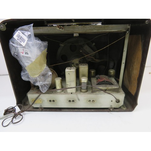 20 - Bakelite radio