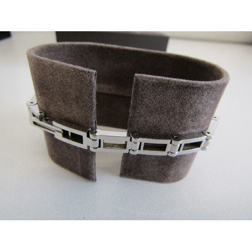 14 - Boxed Gucci ladies watch