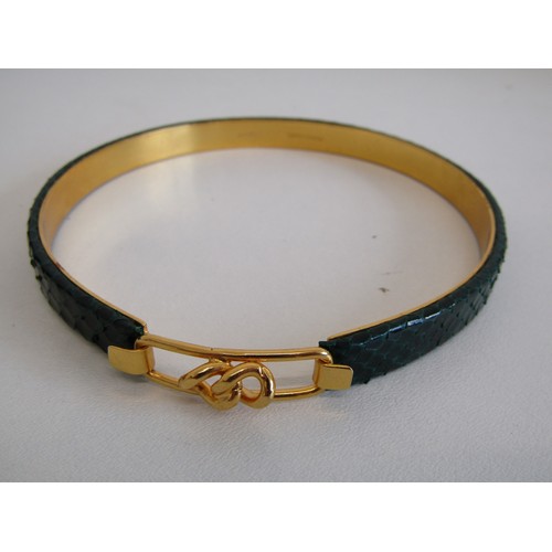 17 - Boxed Paris House vintage choker