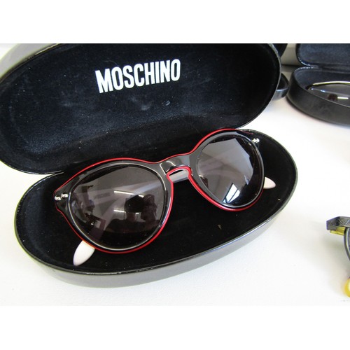 45 - Lot of sunglasses