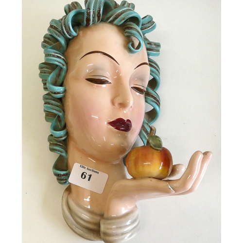 Lot 61        