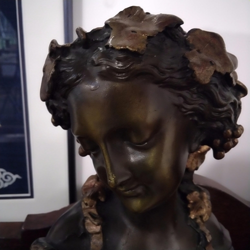 75 - Bronze bust of a lady