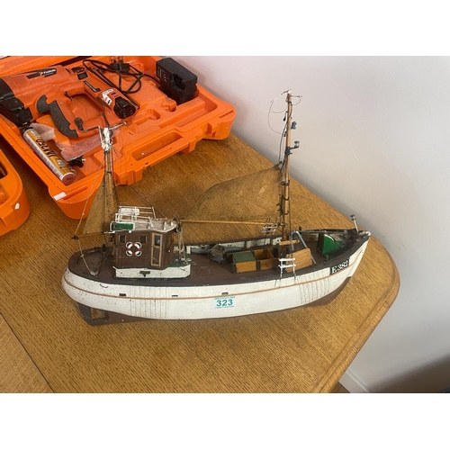 323 - Fishing trawler model E382