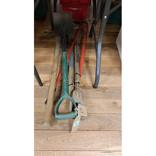 481 - Garden hand tools