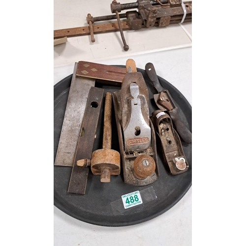 488 - Tray lot of vintage tools including planes