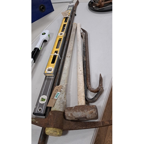 492 - Hand tools