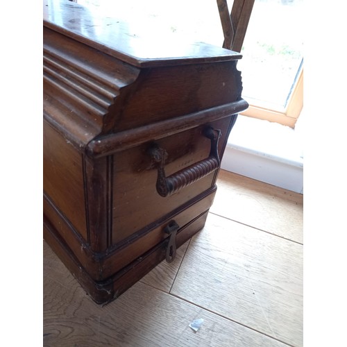 189 - Vintage sewing machine, & card table