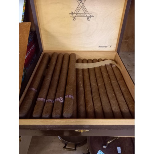 213 - Selection of cigars