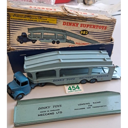 454 - dinky supertoys 982 Pullmore car transporter with detachable loading ramp