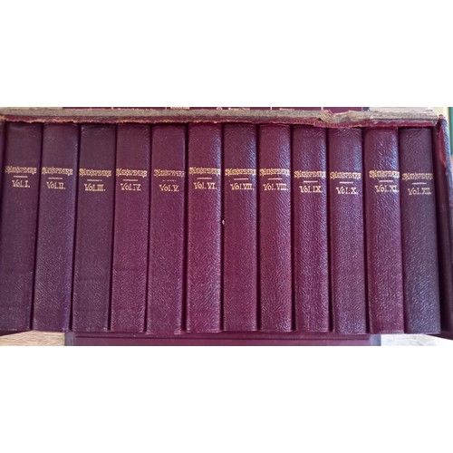 61 - Leather bound box with 12 The Works of William Shakespeare.